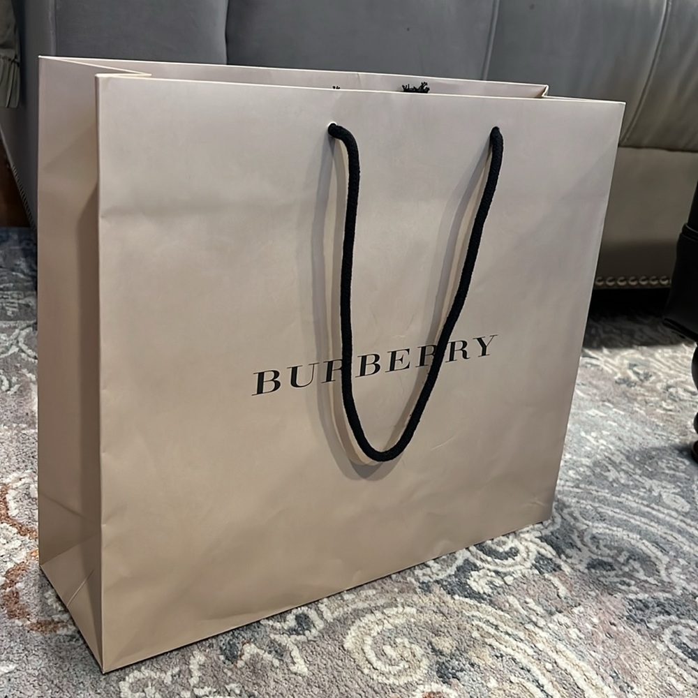 Burberry shopping bag